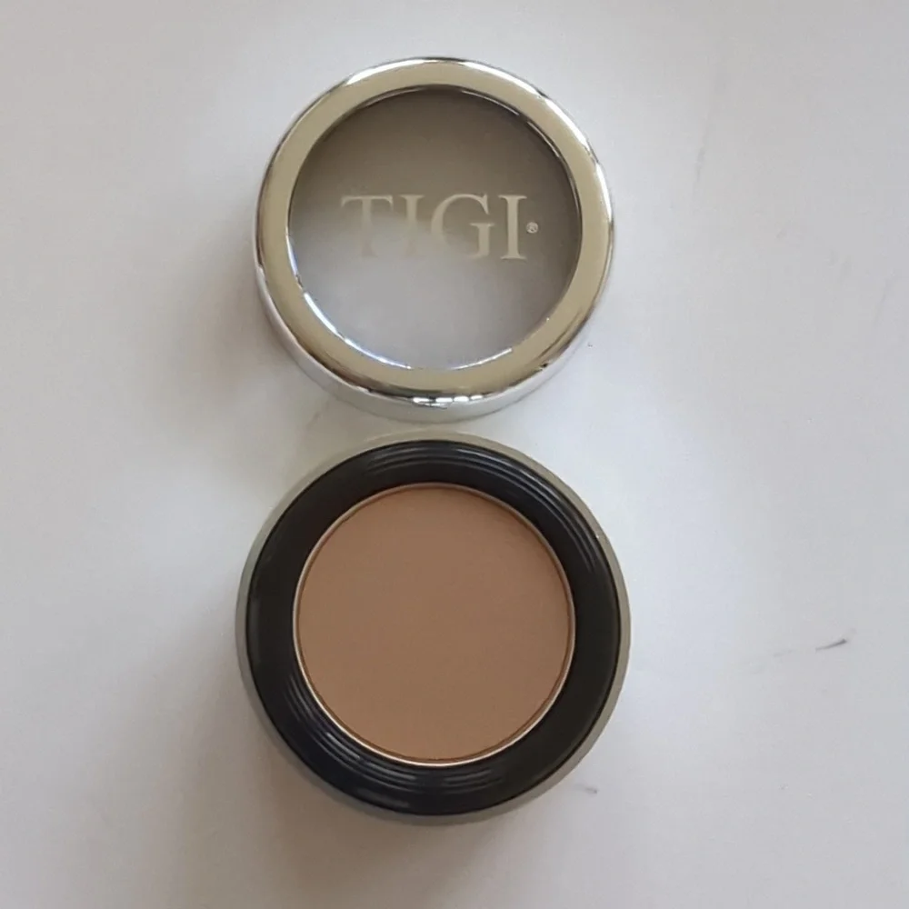 TIGI Professional Cosmetics Cream Concealer Color Dark & Medium